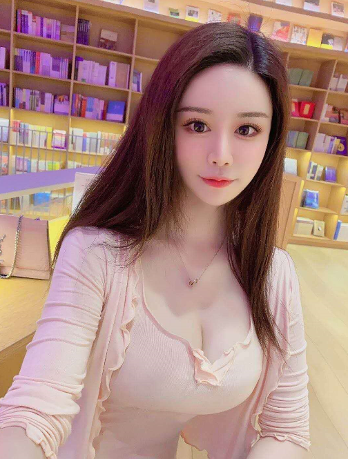 清纯主播网红小茜