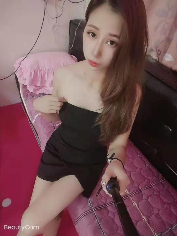 白云美腿温柔小妹