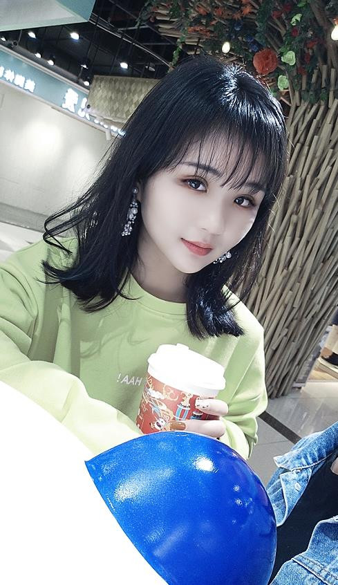 海珠小萌妞依依